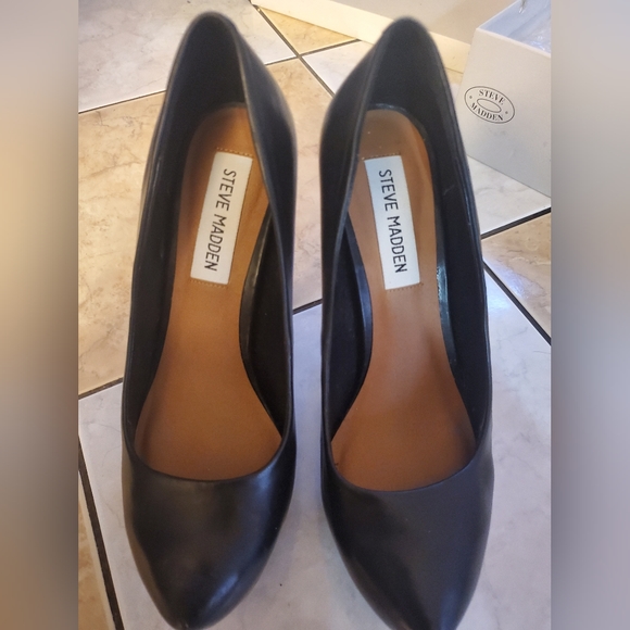 Pumps - Picture 4 of 6